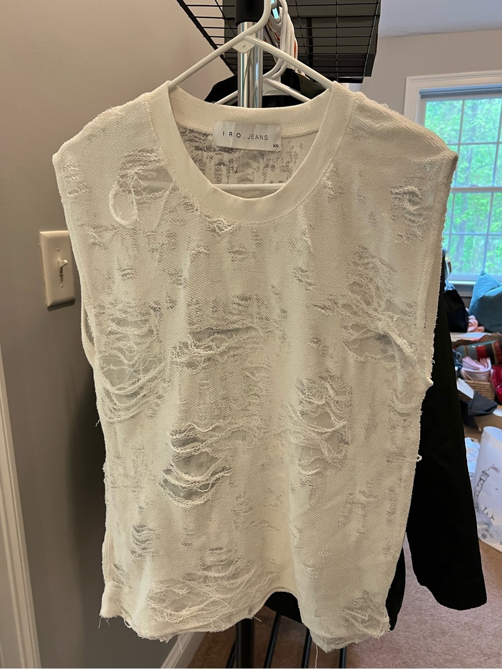 Ito jeans distressed top